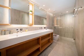 SeaView 3BR Apartment 812 in BluePoint