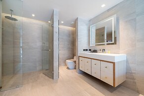 SeaView 3BR Apartment 812 in BluePoint