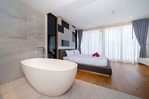 SeaView 3BR Apartment 812 in BluePoint