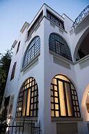 Jensen Luxury Suites