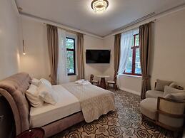 Jensen Luxury Suites