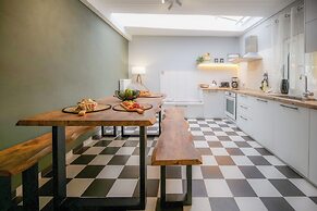 Vayas Residences Legacy