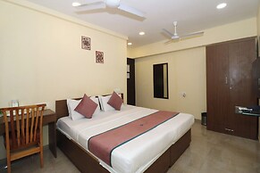 Pinaki Comfort Stay Vile Parle