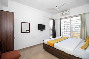 Pinaki Comfort Stay Vile Parle