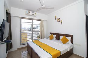 Pinaki Comfort Stay Vile Parle