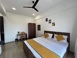 Pinaki Comfort Stay Vile Parle