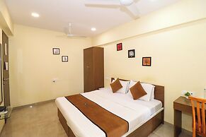 Pinaki Comfort Stay Vile Parle