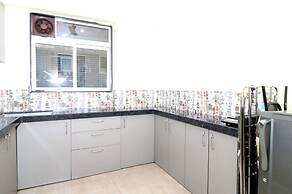 Pinaki Comfort Stay Vile Parle