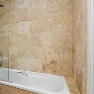 Westminster Charm - 2BR with Style