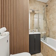 Westminster Charm - 2BR with Style