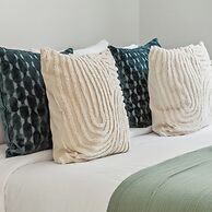 Westminster Charm - 2BR with Style