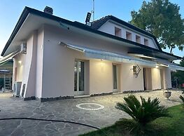 Villa Ninfea Lux Tavullia, Jacuzzi, Garden, Wifi, Ac