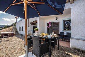 La Sciumara With Beach Access