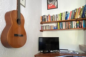 1 Bed-sleeps 2-gardens-pool-10 Min To Beach
