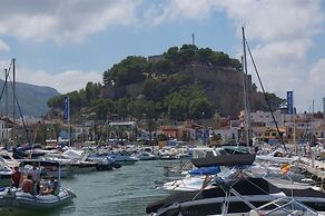 1 Bed-sleeps 2-gardens-pool-10 Min To Beach