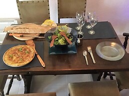 1 Bed-sleeps 2-gardens-pool-10 Min To Beach