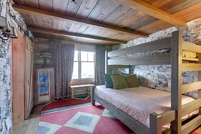 Mountain Chalet Bordering White River Nat'l Forest