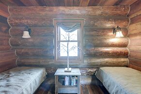 Mountain Chalet Bordering White River Nat'l Forest