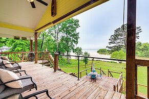 Views, Sunsets & Wildlife: Waterfront Gem in Texas