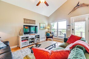 Views, Sunsets & Wildlife: Waterfront Gem in Texas