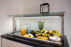 Naillac Elite Suites