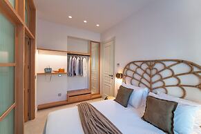 Naillac Elite Suites