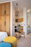 Naillac Elite Suites