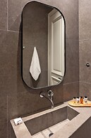 Naillac Elite Suites