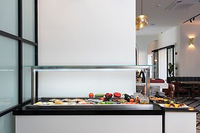 Naillac Elite Suites