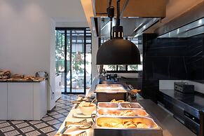 Naillac Elite Suites