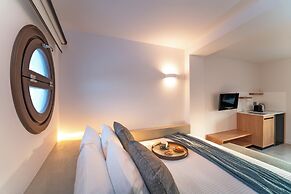 Naillac Elite Suites