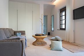 Naillac Elite Suites