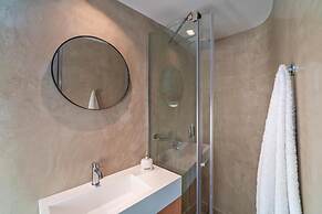 Naillac Elite Suites