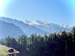 Hotel Lilly Inn Himalayan Snow views