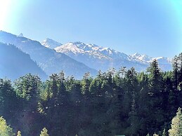 Hotel Lilly Inn Himalayan Snow views