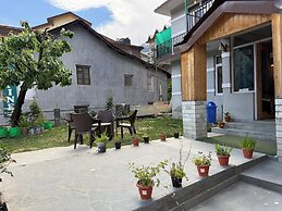 Hotel Alpine Himalayan View  Manali