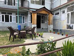 Hotel Alpine Himalayan View  Manali