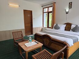 Hotel Alpine Himalayan View  Manali