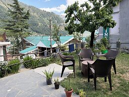 Hotel Alpine Himalayan View  Manali