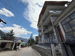 Hotel Alpine Himalayan View  Manali