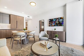 Luxury Condo W Views Near Miami Beach