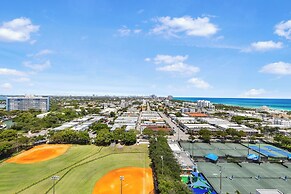 Luxury Condo W Views Near Miami Beach