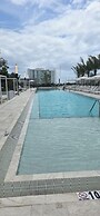 Luxury Condo W Views Near Miami Beach