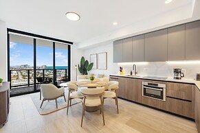 Luxury Condo W Views Near Miami Beach
