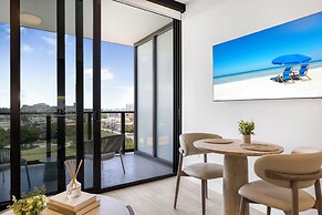 Luxury Condo W Views Near Miami Beach