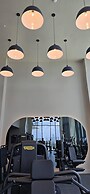 Luxury Condo W Views Near Miami Beach