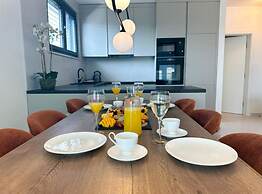 Leonarda Waterfront Residences