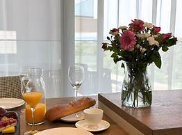 Leonarda Waterfront Residences