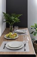 Stylish 1BR Retreat Near Alimos Beach Tram