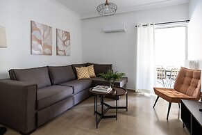Stylish 1BR Retreat Near Alimos Beach Tram